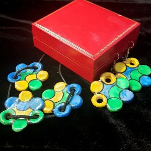 Parure collier et boucles d'oreilles en faience