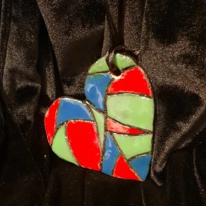 Coeur ceramique à suspendre rouge bleu vert